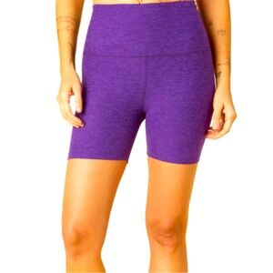 NWOT Beyond Yoga Spacedye Keep Pace 5" Biker Short - Purple Size Small So Soft!